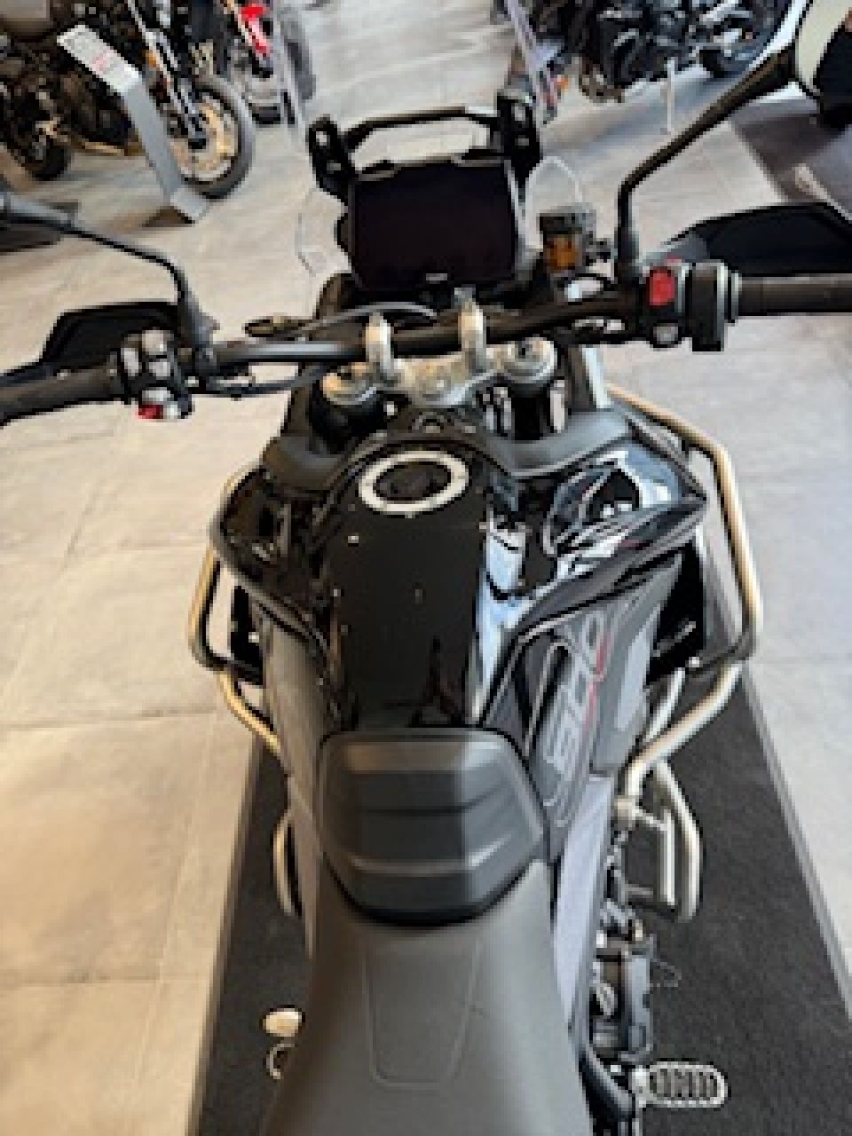 TRIUMPH Tiger 900 GT PRO 4