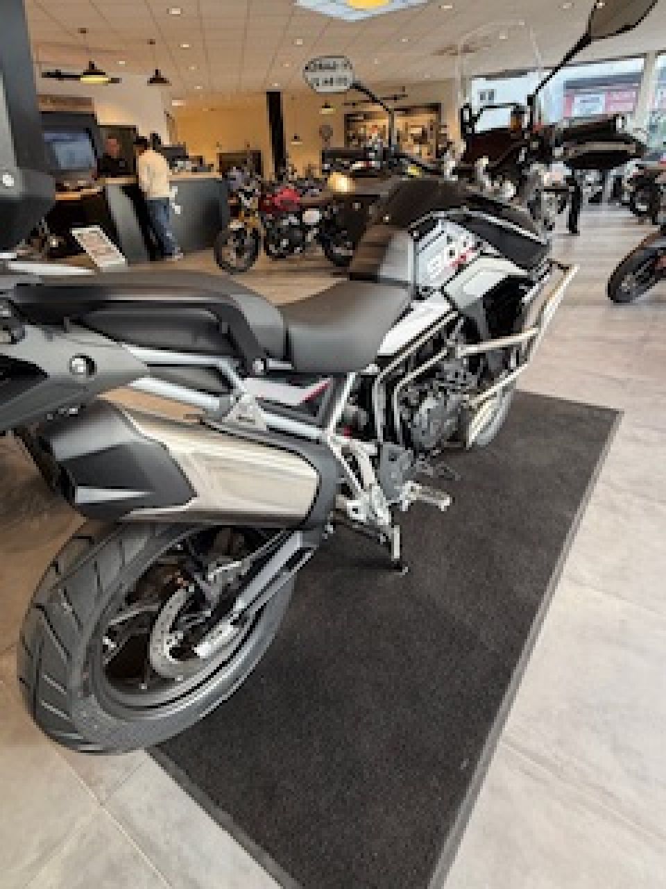 TRIUMPH Tiger 900 GT PRO 4