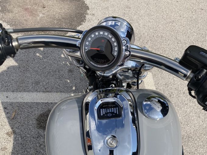 HARLEY-DAVIDSON SOFTAIL BREAKOUT 1923 4
