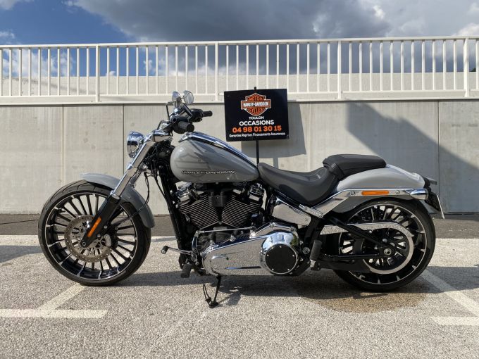 HARLEY-DAVIDSON SOFTAIL BREAKOUT 1923 4