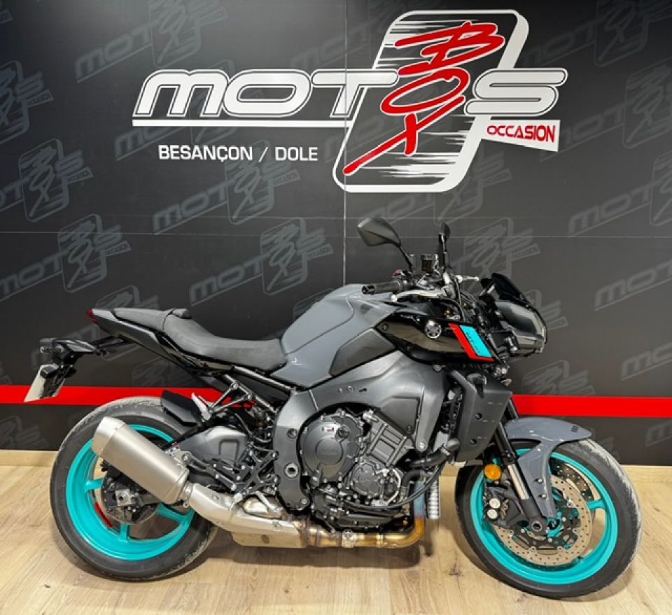 YAMAHA MT-10 4