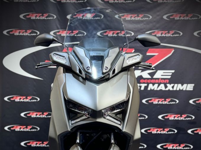 YAMAHA XMAX 125 4