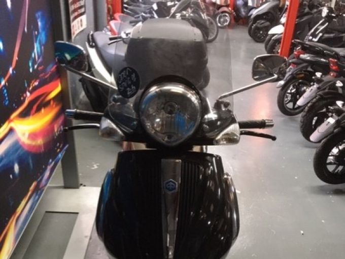 PIAGGIO BEVERLY 125 4