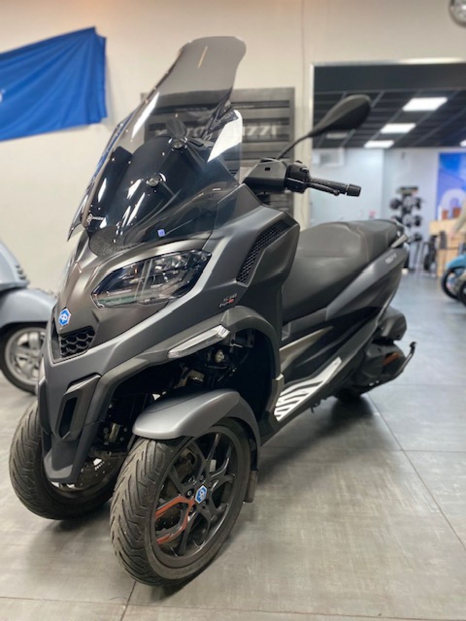 PIAGGIO MP3 530 HPE EXCLUSIVE 4