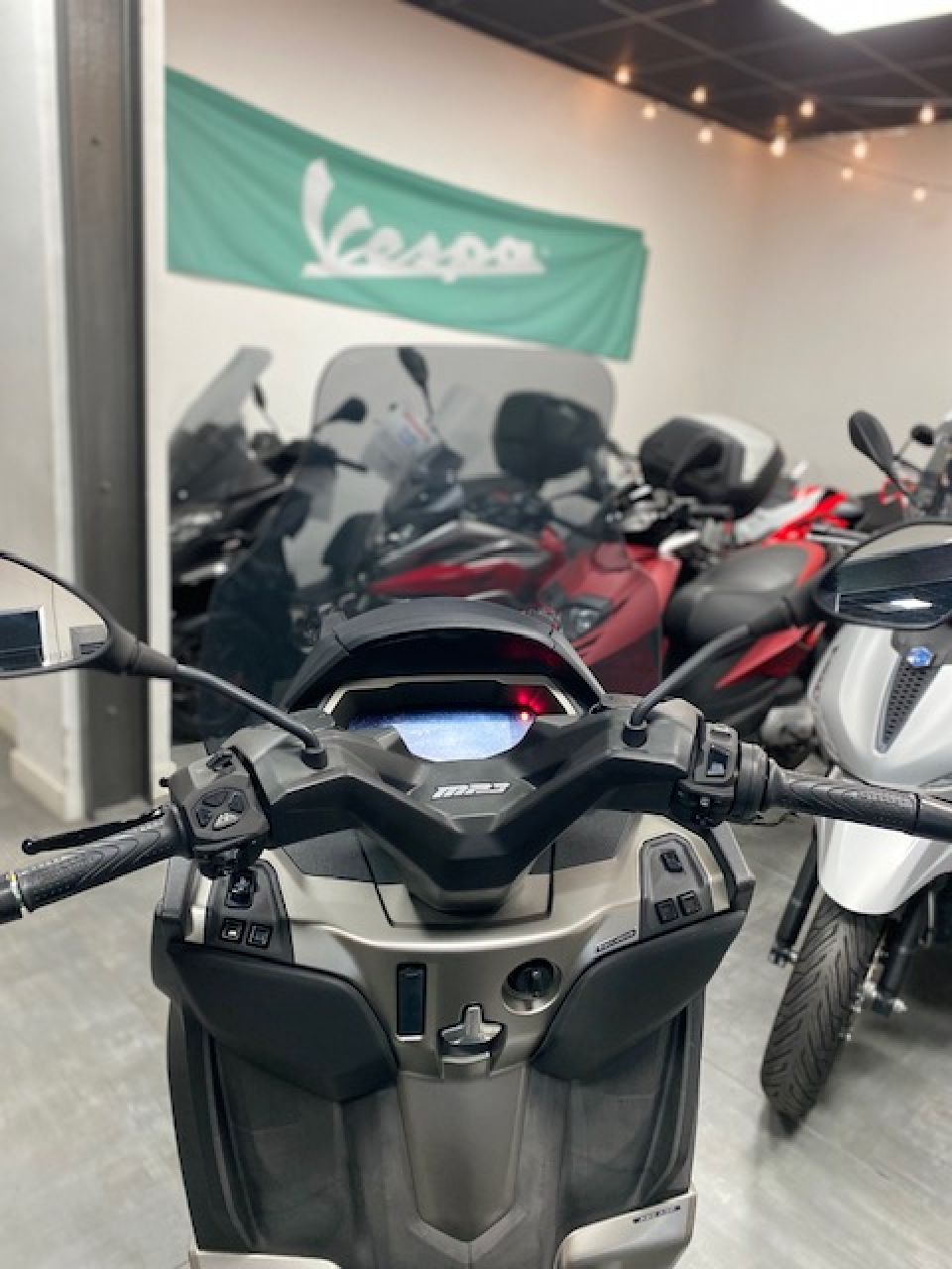 PIAGGIO MP3 530 HPE EXCLUSIVE 4