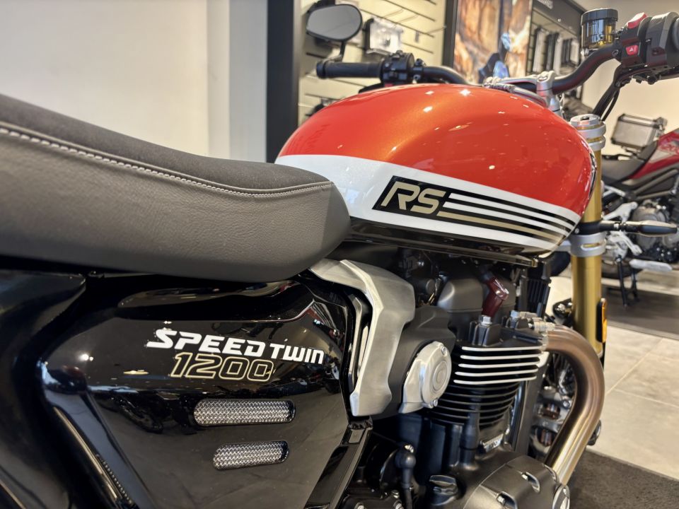 TRIUMPH SPEED TWIN 1200 4
