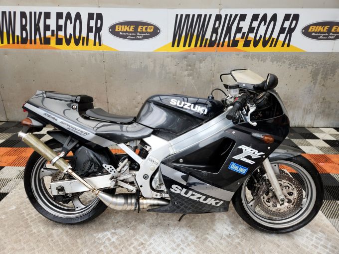 SUZUKI RGV 4