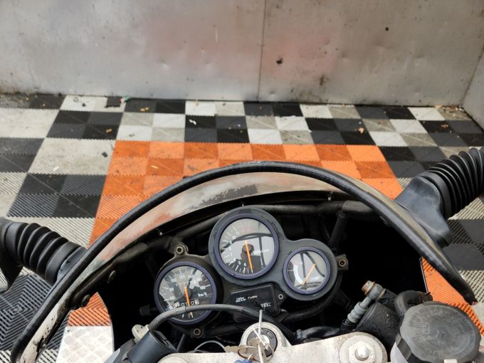 SUZUKI RGV 4