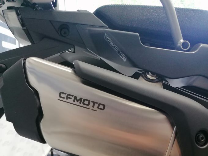 CF MOTO 800 MT 4