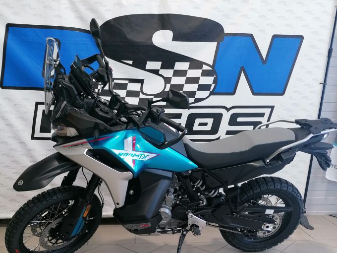 CF MOTO 800 MT 4