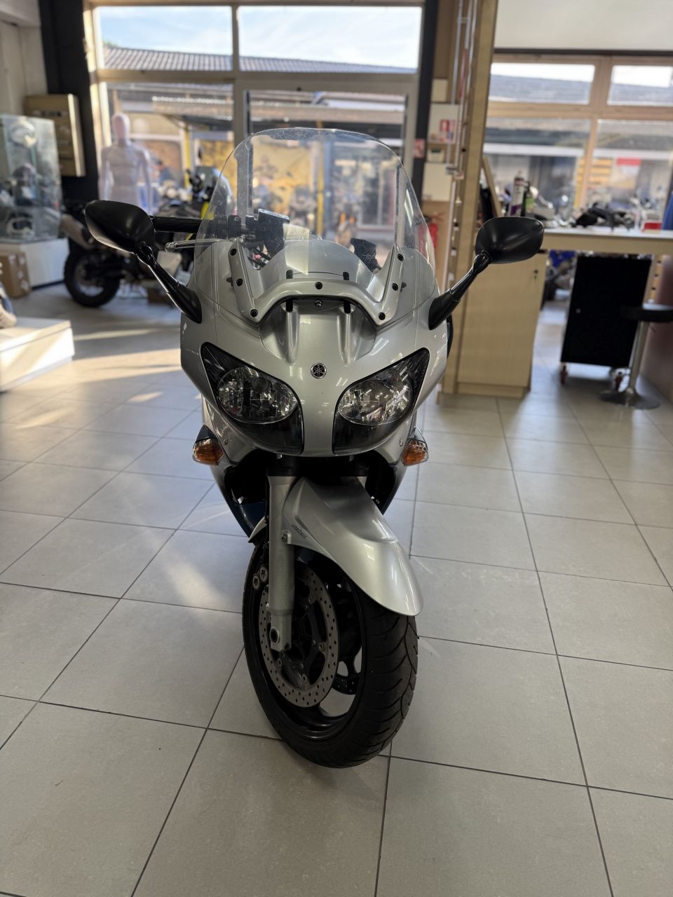 YAMAHA FJR 1300 ABS 4