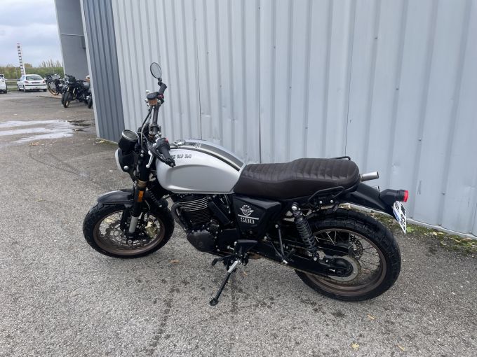 SWM OUTLAW 440 4