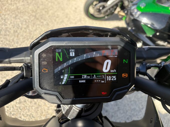 KAWASAKI Z 650 (47.5CV) 4
