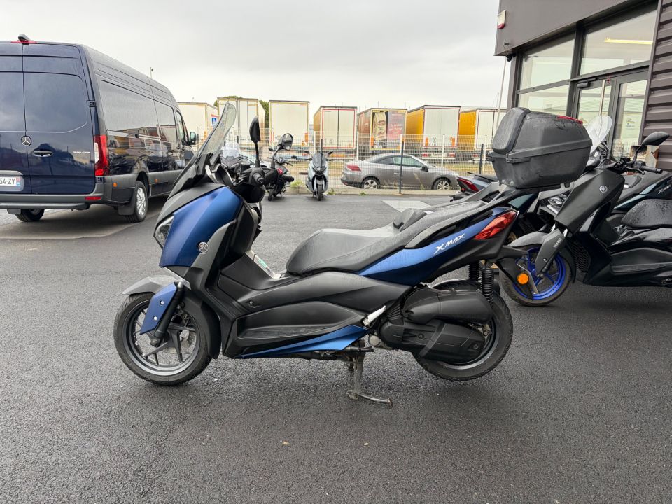 YAMAHA XMAX 125 4