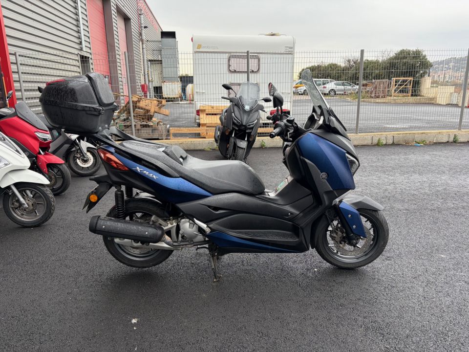 YAMAHA XMAX 125 4