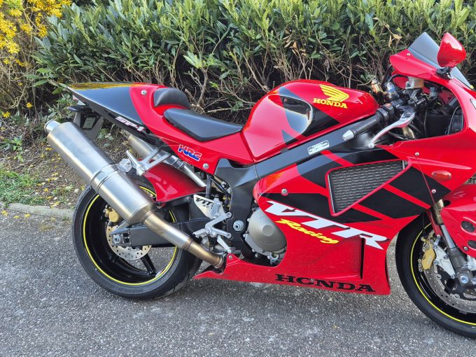 HONDA VTR 1000 SP1 4