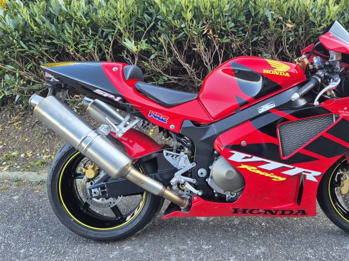 HONDA VTR 1000 SP1 4