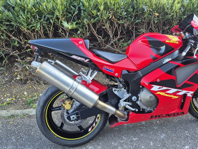 HONDA VTR 1000 SP1 4
