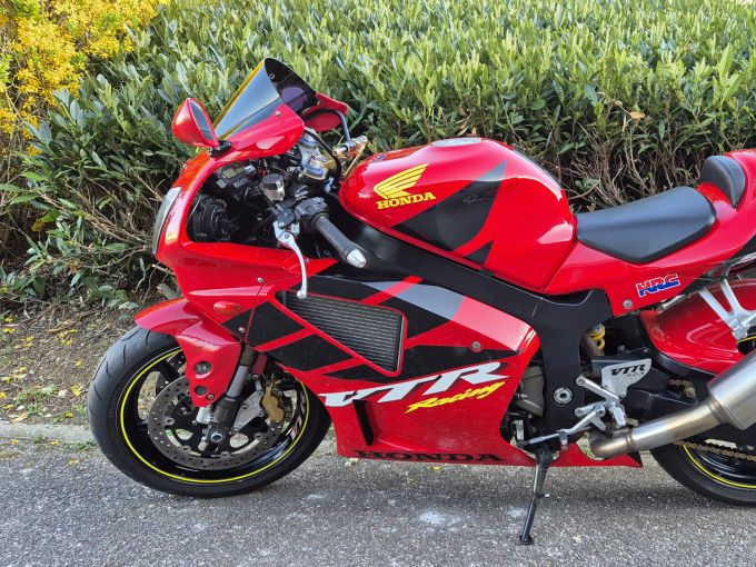 HONDA VTR 1000 SP1 4
