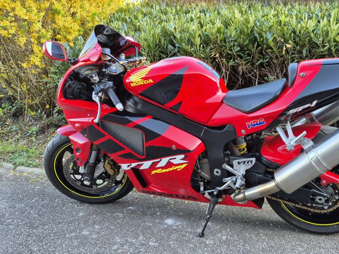 HONDA VTR 1000 SP1 4