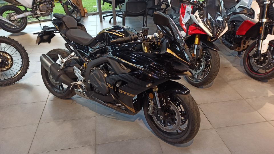 QJ MOTOR SRK 800 RR 4