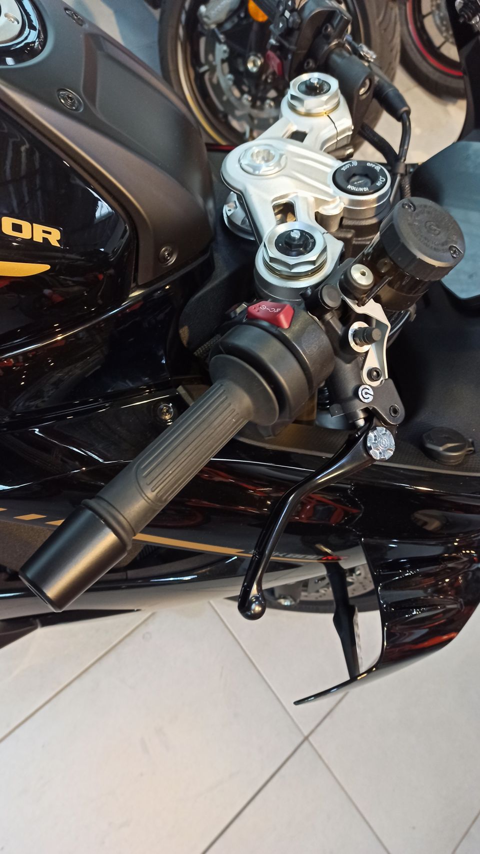 QJ MOTOR SRK 800 RR 4