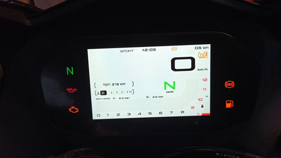 QJ MOTOR SRK 800 RR 4