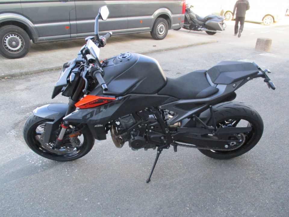 KTM 990 DUKE 4