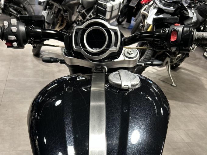 TRIUMPH ROCKET 3 R 4