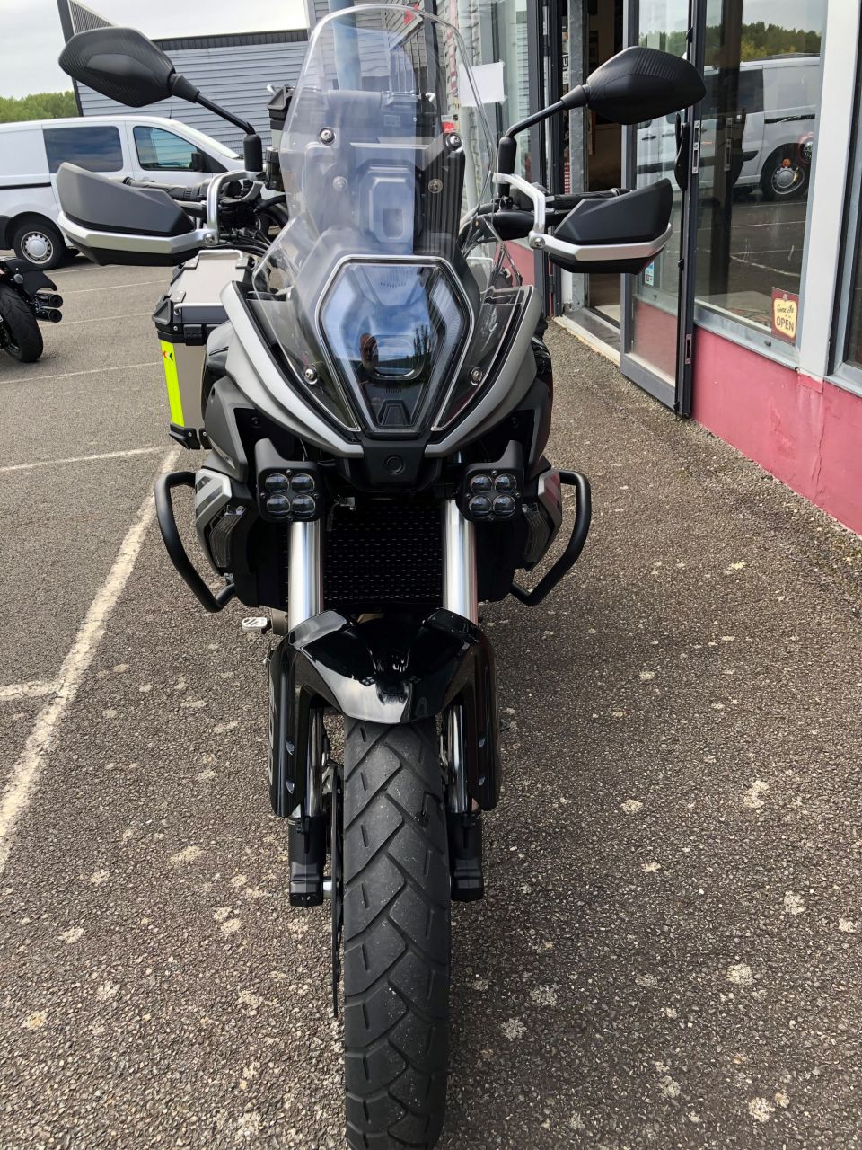 QJ MOTOR SRT 600 SX Touring 4