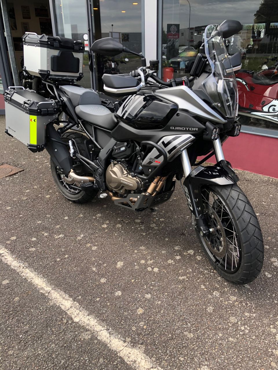 QJ MOTOR SRT 600 SX Touring 4