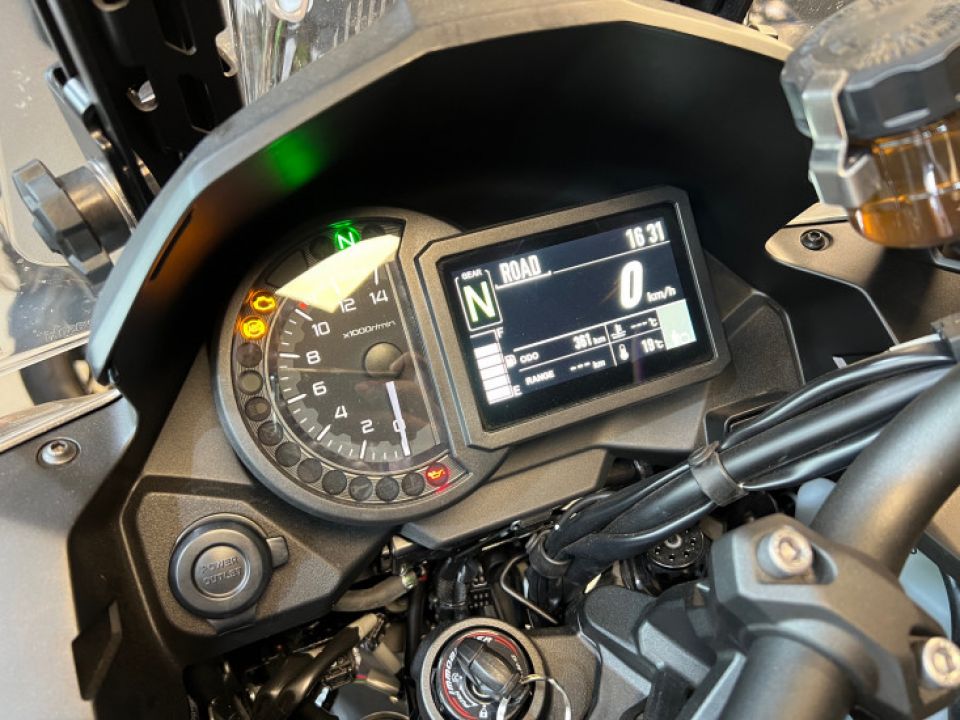 KAWASAKI VERSYS 1000 SE 4