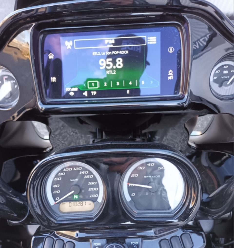 HARLEY-DAVIDSON TOURING ROAD GLIDE 1868 LIMITED 4