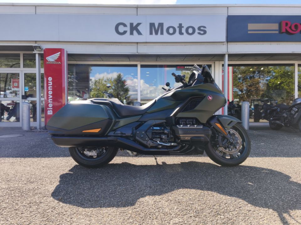HONDA GOLDWING BAGGER DCT 4
