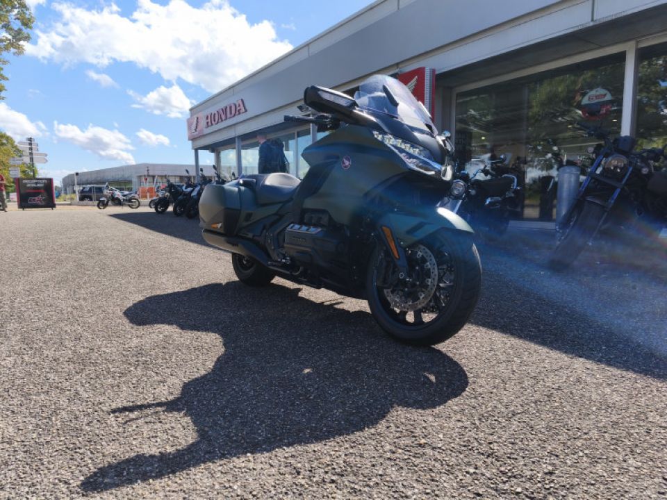 HONDA GOLDWING BAGGER DCT 4