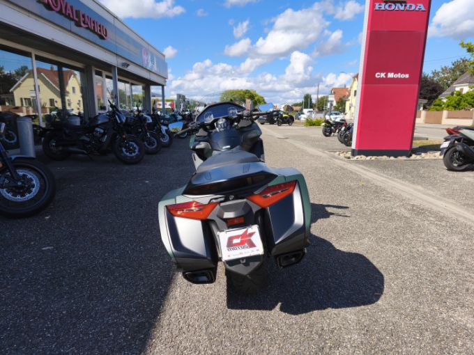 HONDA GOLDWING BAGGER DCT 4