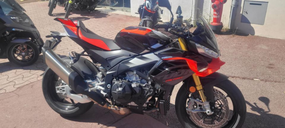 APRILIA TUONO 1100 V4 FACTORY 4