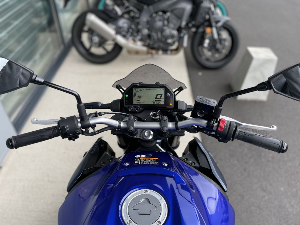 YAMAHA MT-03 4