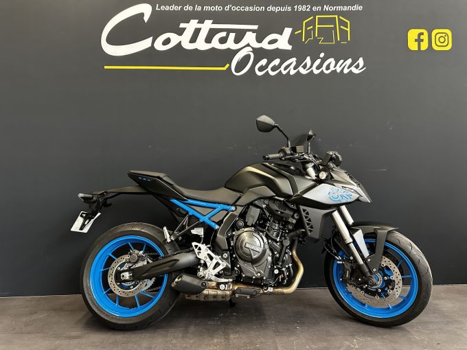 SUZUKI GSX-8S 4