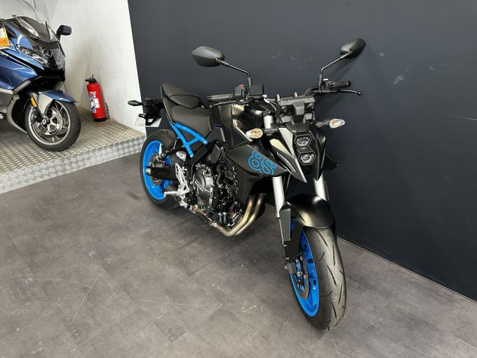 SUZUKI GSX-8S 4