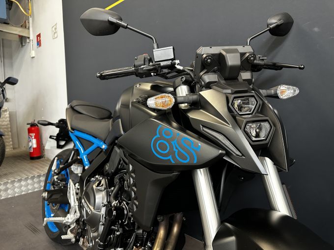 SUZUKI GSX-8S 4