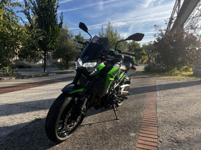 KAWASAKI Kawazaki Z900 4