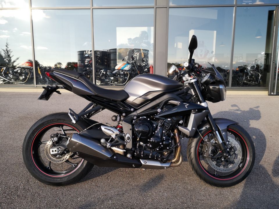 TRIUMPH STREET TRIPLE 675 R 4