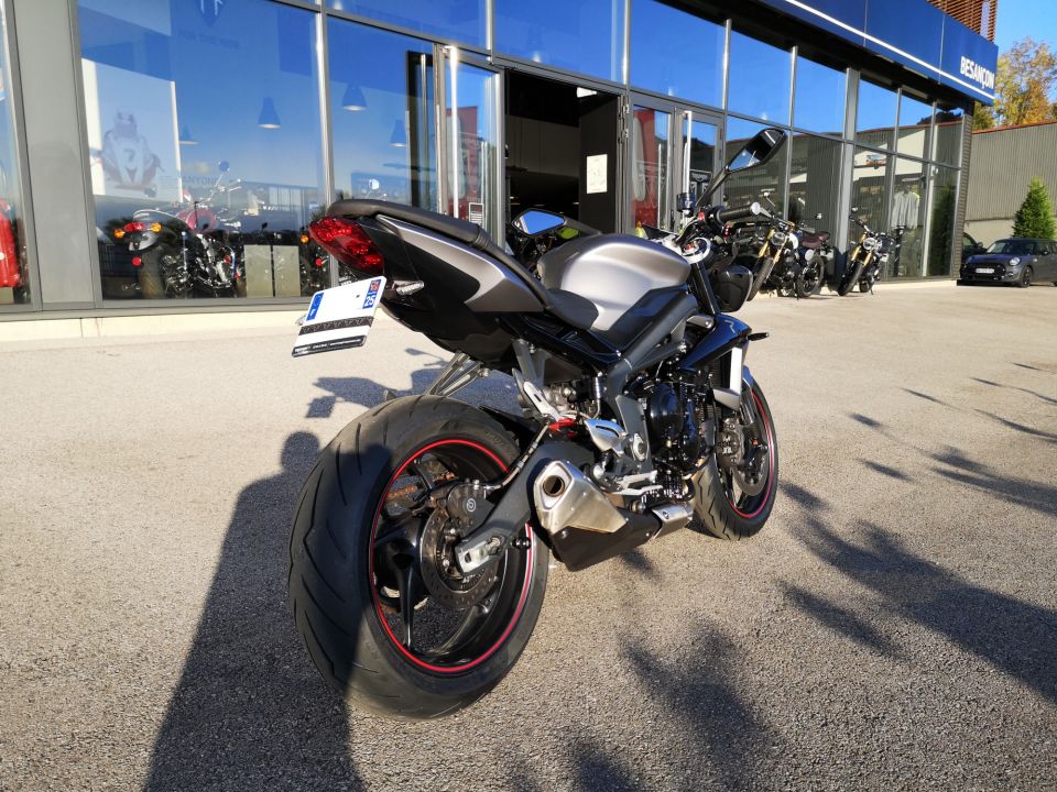 TRIUMPH STREET TRIPLE 675 R 4