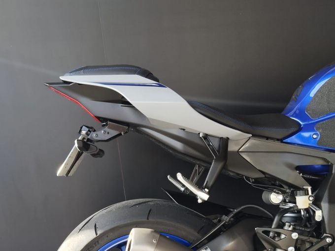 YAMAHA YZF 1000 R1 4