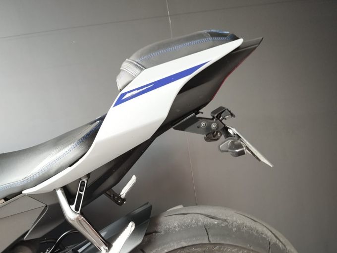 YAMAHA YZF 1000 R1 4