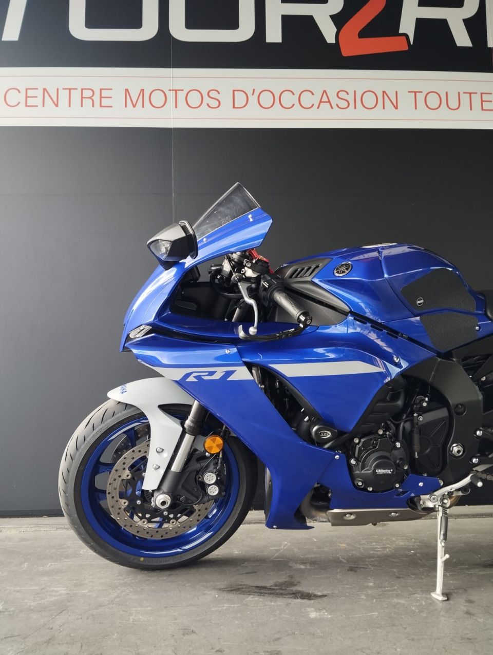 YAMAHA YZF 1000 R1 4