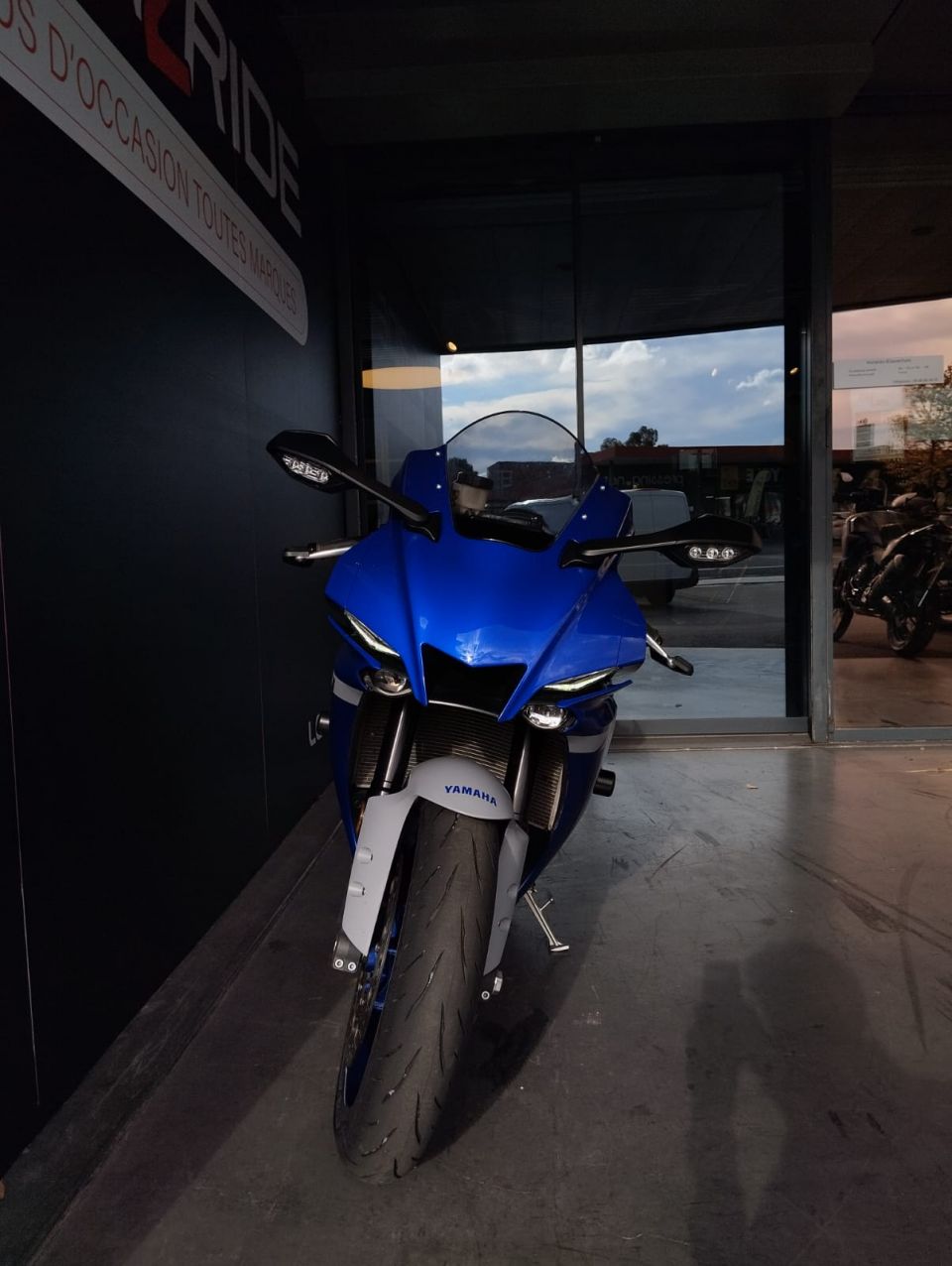 YAMAHA YZF 1000 R1 4