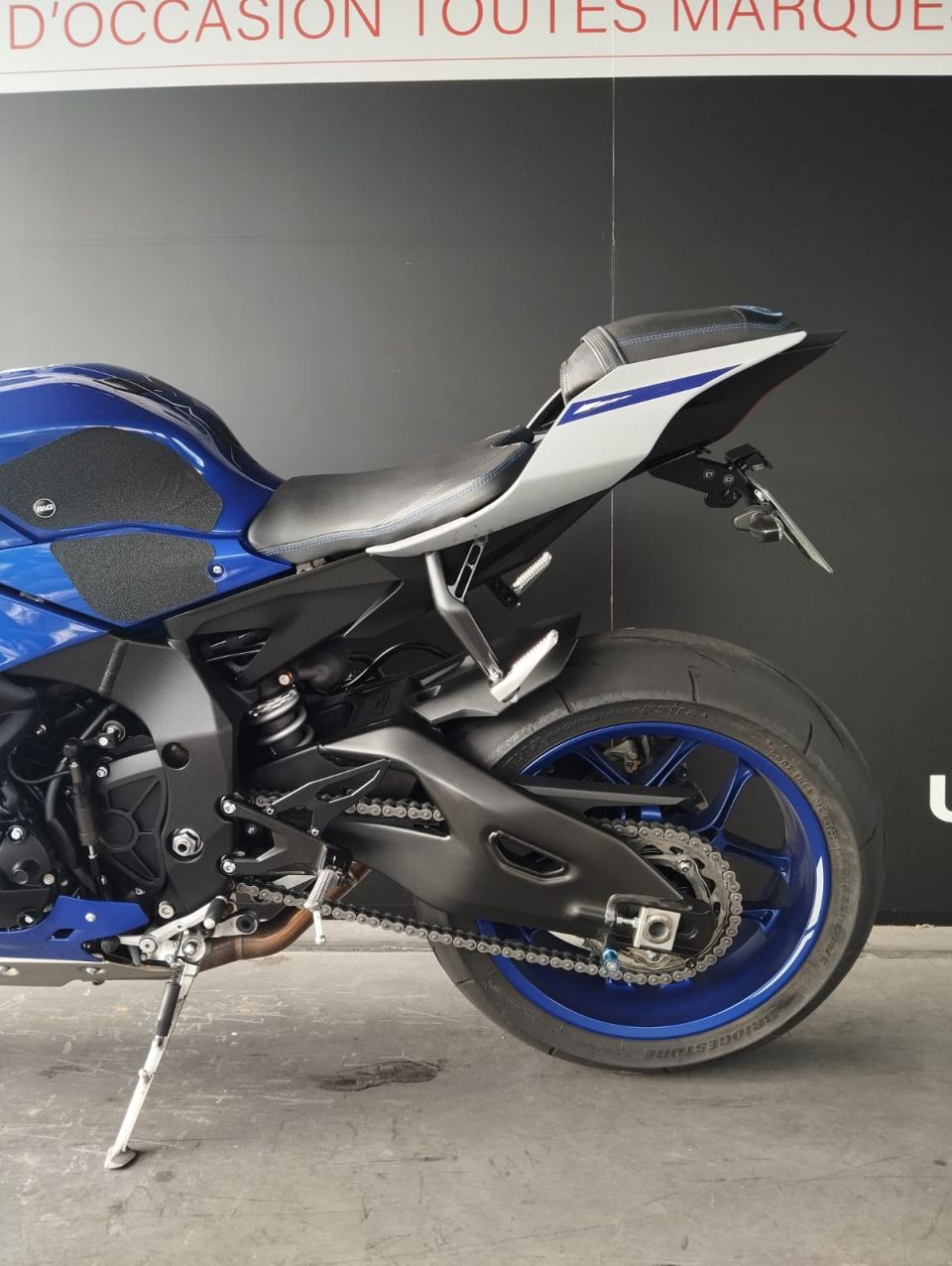 YAMAHA YZF 1000 R1 4