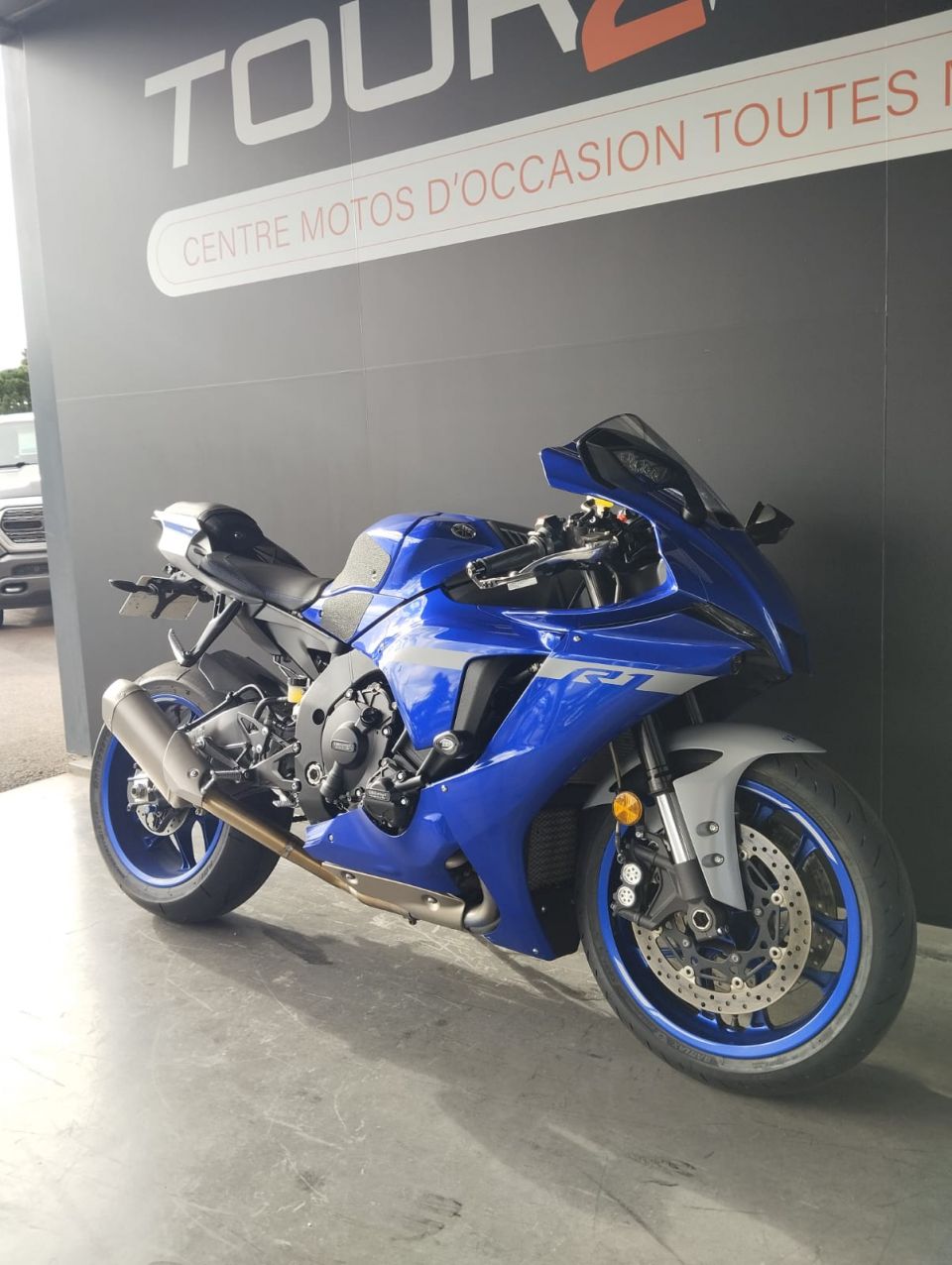 YAMAHA YZF 1000 R1 4